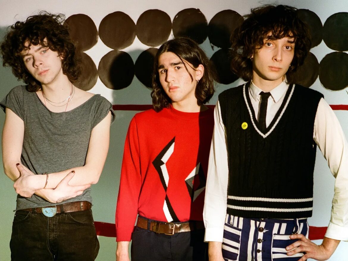 シカゴの注目トリオLifeguard、No AgeのRandy Randallプロデュースによるデビュー作