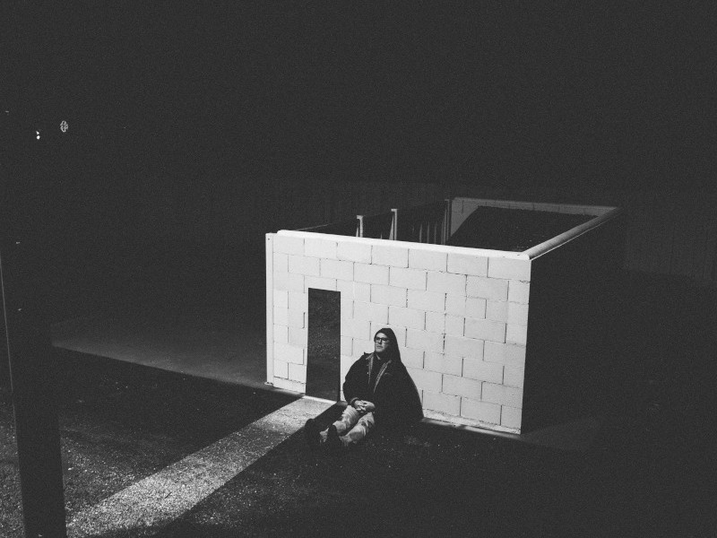 Caleb Nichols、ニューアルバム『Stone Age Is Back』から先行シングル「Dark Age」をリリース