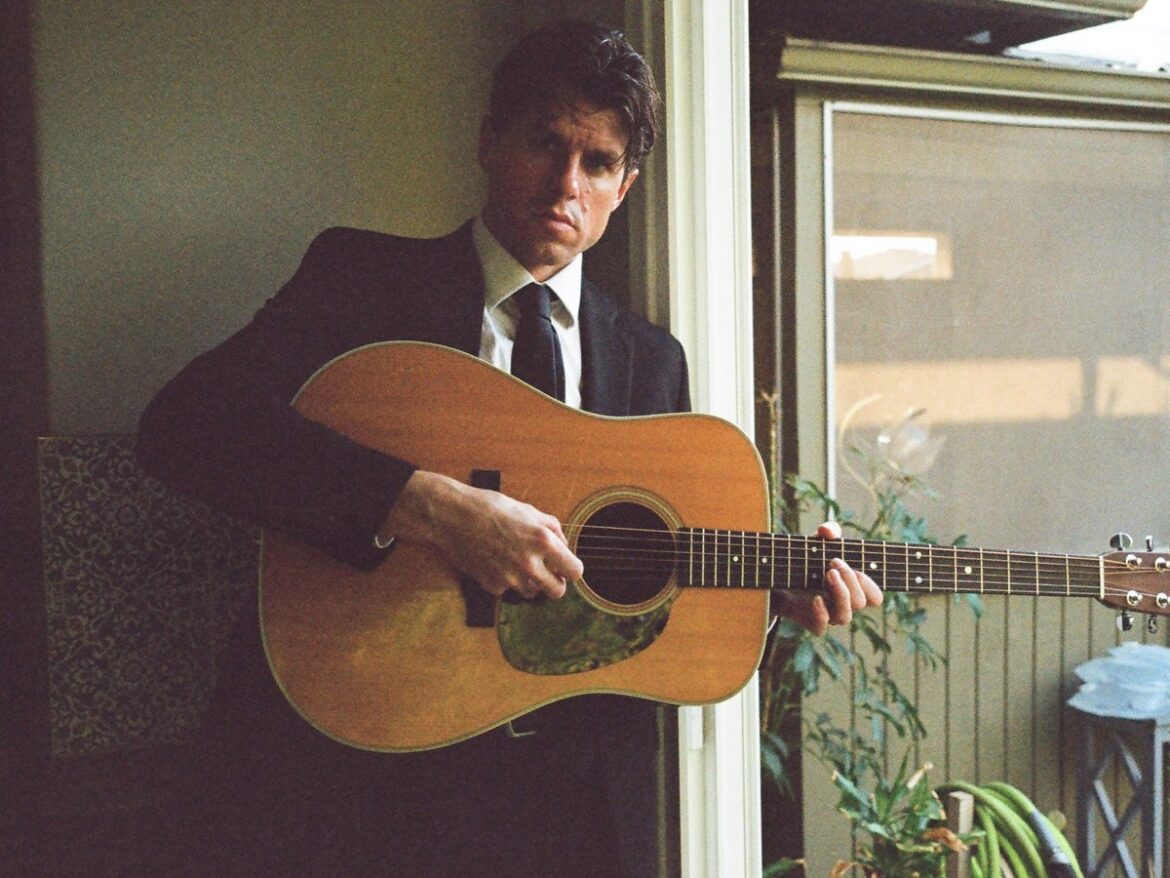 古き良きを風に！Cory Hanson、ニューアルバム「I Love People」で時代を超越した音楽を奏でる