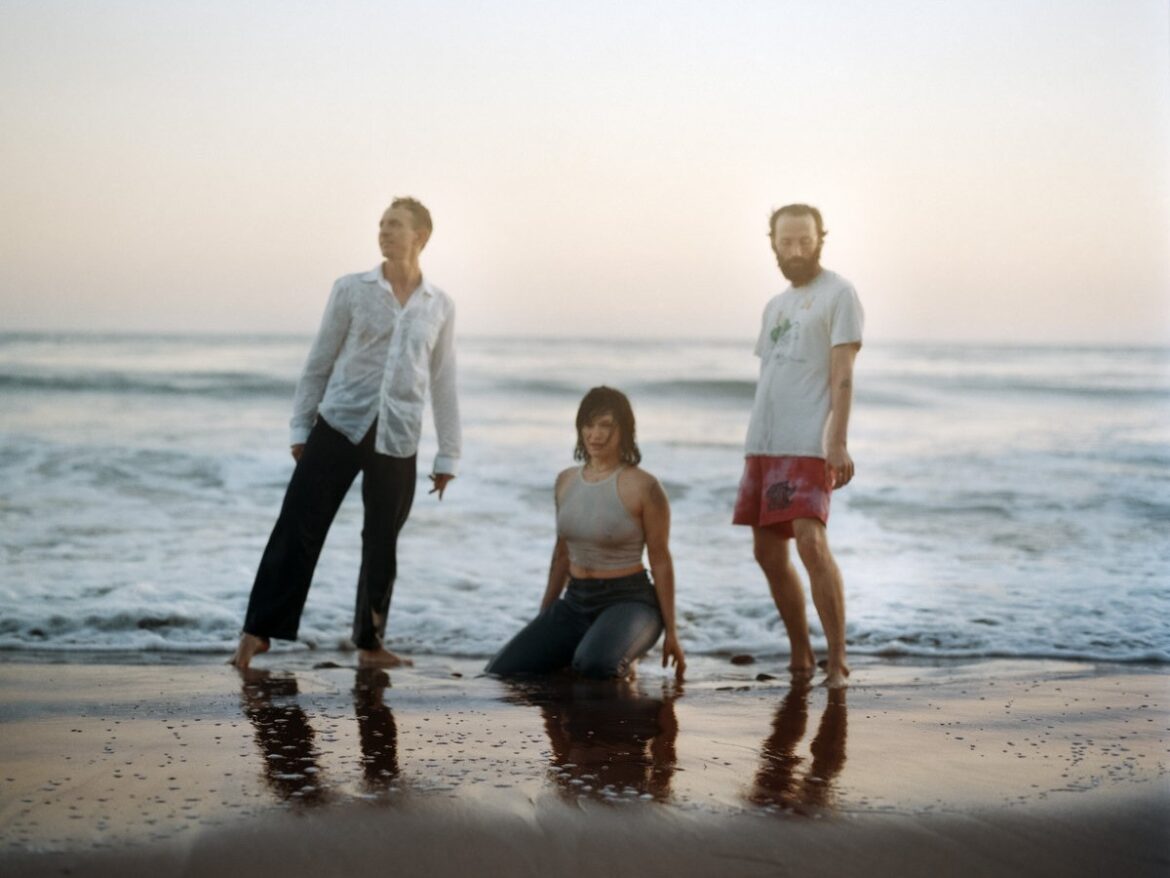 Big Thief、待望の6thアルバム『Double Infinity』で新たなサウンドを提示