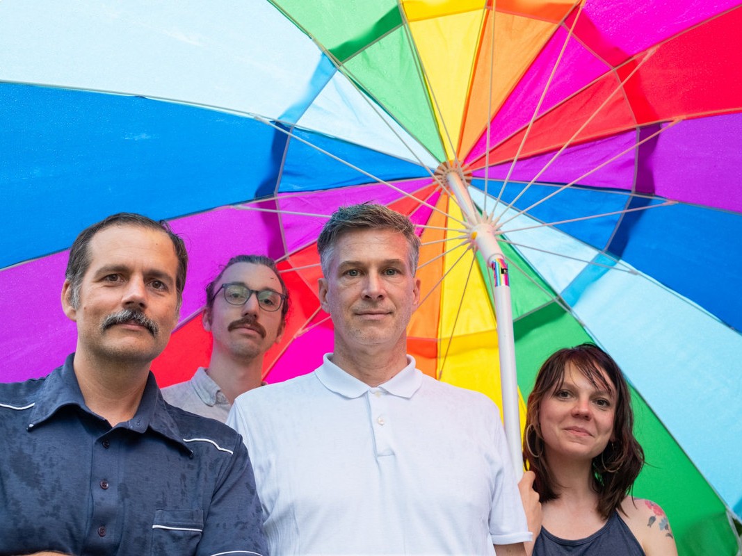 『Total Pain』でBRNDAが示す音楽的進化：遊び心と悲哀が交錯するサウンドスケープで、「Peach Pit」が描く新たな幕開け