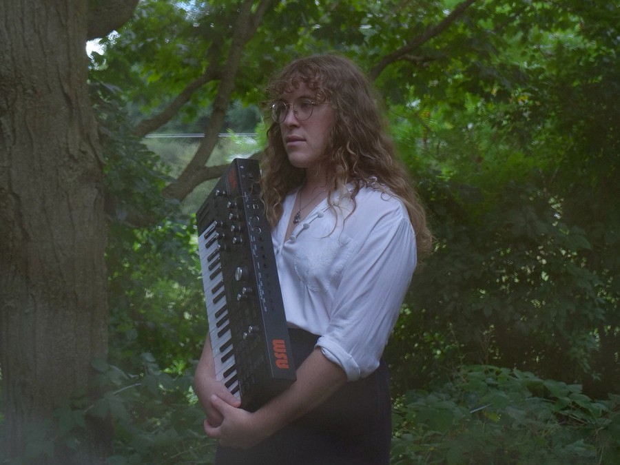 セントラル・ニューヨークを拠点とする作曲家、Early Fern、豊かな自然から生まれるアンビエントミュージックの世界