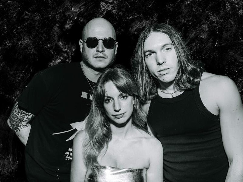 Nuclear Daisies、デビューアルバム『First Taste of Heaven』で混沌の世界を新たな視点で描く