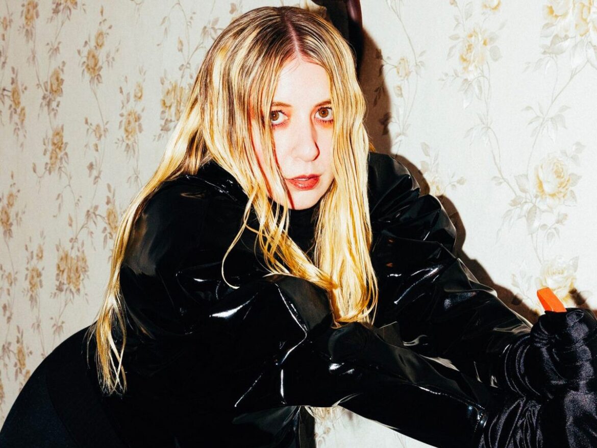 Madonnaの名盤からインスパイア：Austraが語る新作に込めたサウンドへのこだわり： 先行シングル「Math Equation」が示す新たな音楽的進化