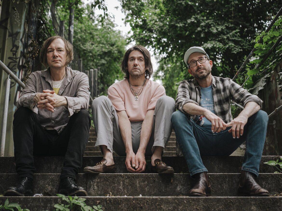 新曲「Dyslexic Palindrome」で描かれる、Bright EyesとHurray For The Riff RaffのAlynda Segarraとの深いつながり