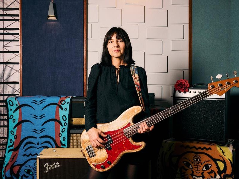 Pixiesを脱退したPaz Lenchantin、初のソロアルバム『Triste』をリリース決定！A Perfect Circleの盟友Josh FreeseとTroy Van Leeuwenも参加