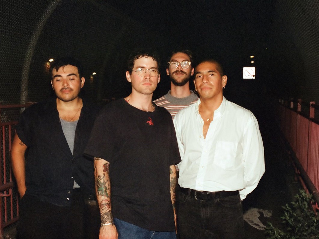 S.C.A.B.が描く、ニューヨークの真実と愛の物語。矛盾を抱きしめ、街と共に呼吸する音楽：『Somebody In New York Loves You!』の真髄