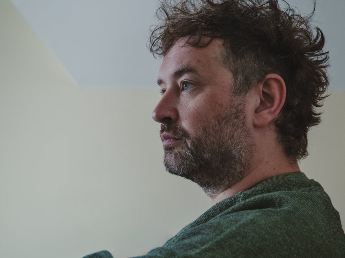 Nathan Fakeが新作『Evaporator』で光と開放性へ回帰：「Bialystok」が示すアナログリズムと輝くシンセテクスチャのデイタイム・エレクトロニカ