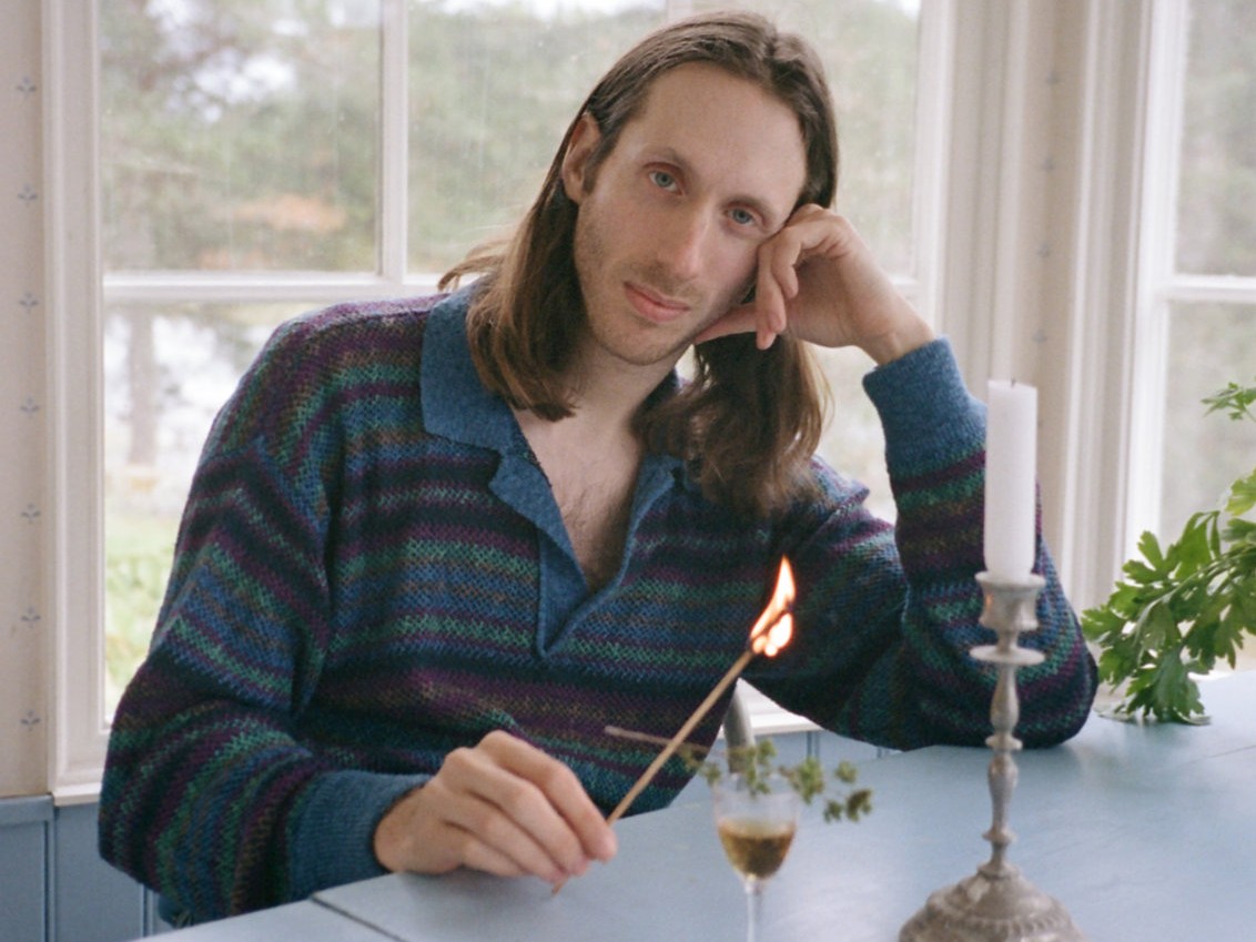 「ポケットに入れられる小さなもの」をテーマに：Will Epstein、ニューアルバム『Yeah, mostly』から先行シングル「Brideshead Revisited Revisited」をリリース、日常生活の情景を短編小説のように描く