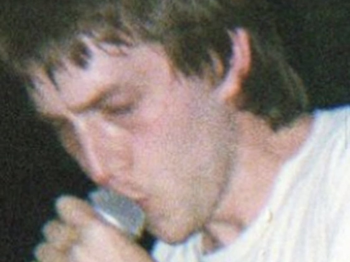 DehdのJason Balla、ソロ・プロジェクトAccessoryを本格始動。亡き母のピアノで綴るデビュー作『Dust』