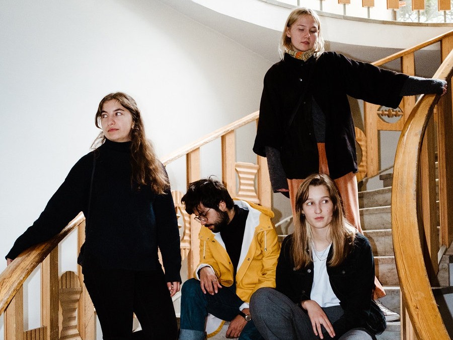 スウェーデンの新星Duschpalatset、新曲「Jag tror jag är sjuk」を公開。心震えるシャッフル・ポップの最新形