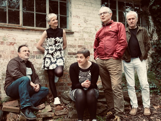 インディー・ポップの至宝 Heavenly が奇跡の帰還：甘いメロディとパンキッシュな躍動感はそのままに、待望のニューアルバム『Highway To Heavenly』をリリース