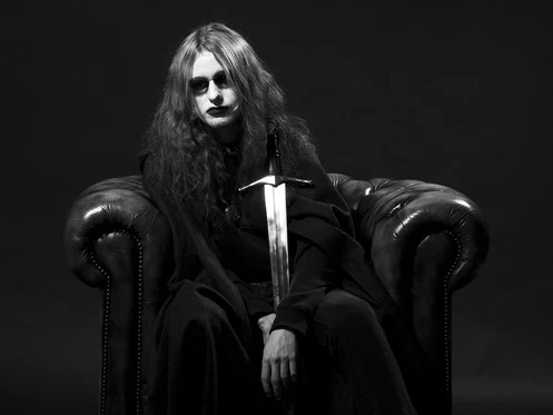 孤独の咆哮と夢想の調べ。Këkht Aräkhが最新作で提示する、90sブラックメタルへの敬意と現代的実験精神の融合