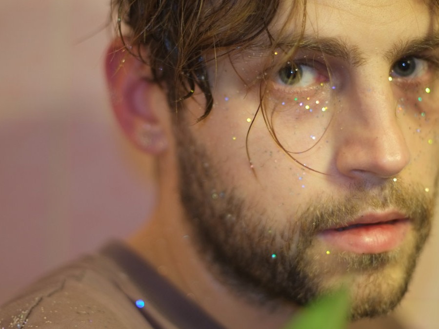 ブラックメタルの先駆者が鳴らす「究極のスラッジ・ポップ」への転生——Lantlôsが最新曲「Daisies」で見せた、重厚かつ砂糖のように甘い驚愕のサウンド