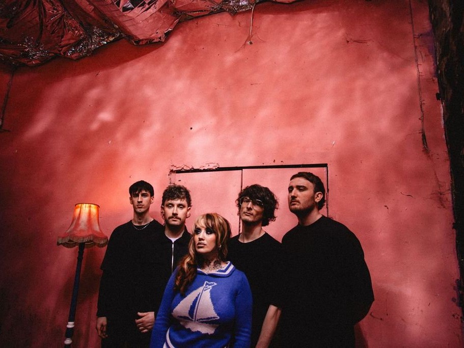 エモ、マスロック、そして狂気。Love Rarelyが新曲「Will」で提示する、トラウマを凌駕する圧倒的カタルシス