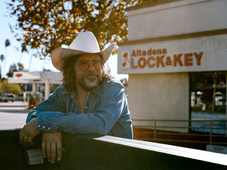 White Denimが結成20周年の新作『13』を発表。怒りと自由を爆発させた新曲「(God Created) Lock And Key」MV公開