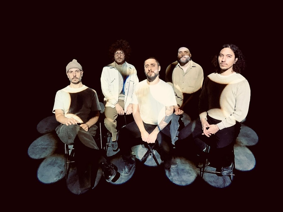 14年の歩みが結実したセルフタイトル作――Atsuko Chiba が描く、静寂と轟音が共鳴する内省の地図