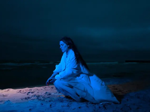 沈黙の数年を経て、奇跡の歌声が帰還：Gia Margaret が喉の負傷を乗り越え完成させた待望のヴォーカル作『Singing』