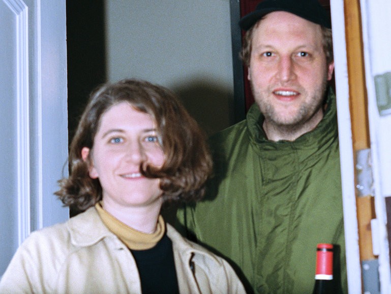 日常に潜む「逆転のホスピタリティ」。Guestsが贈る、親密で不条理なポップの迷宮