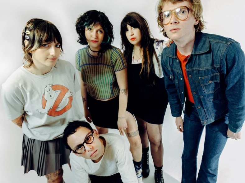 モントリオールの異才 La Sécurité、新作『Bingo!』を6月発表。老人ホームの日常をパンクに昇華したタイトル曲も解禁。