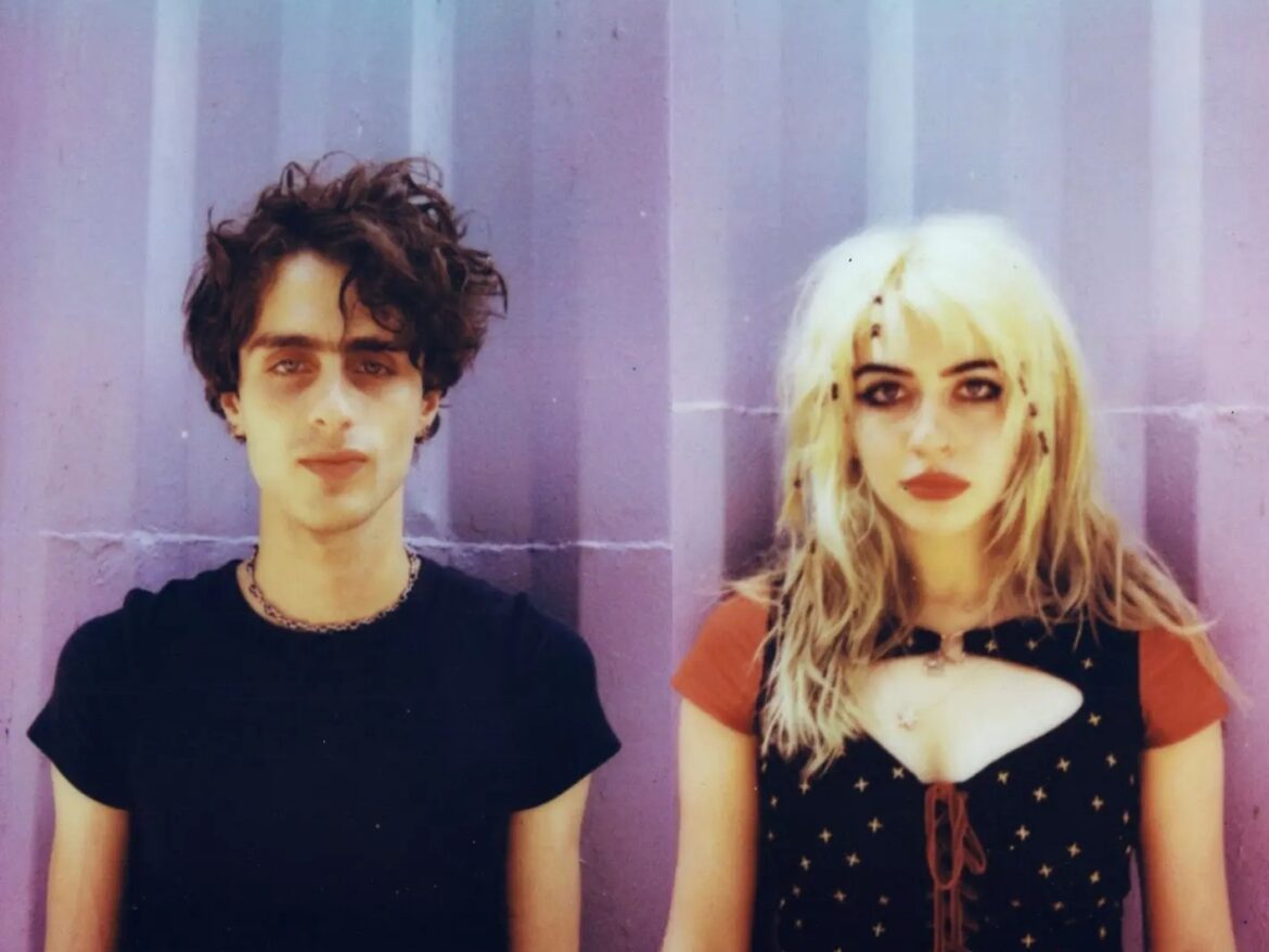 言葉にできない恋心を音楽に。LowertownがSummer Shade移籍第一弾となる新曲で描く、陶酔と執着の境界線。