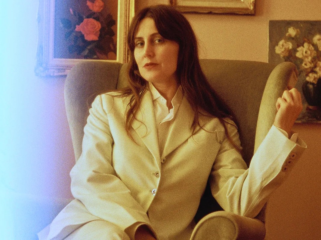 無限の回転の中で見出す、静かな受容のサイケデリア——Baby Coolが新作『Infinity Baby』で描き出す、人間らしさの影と光