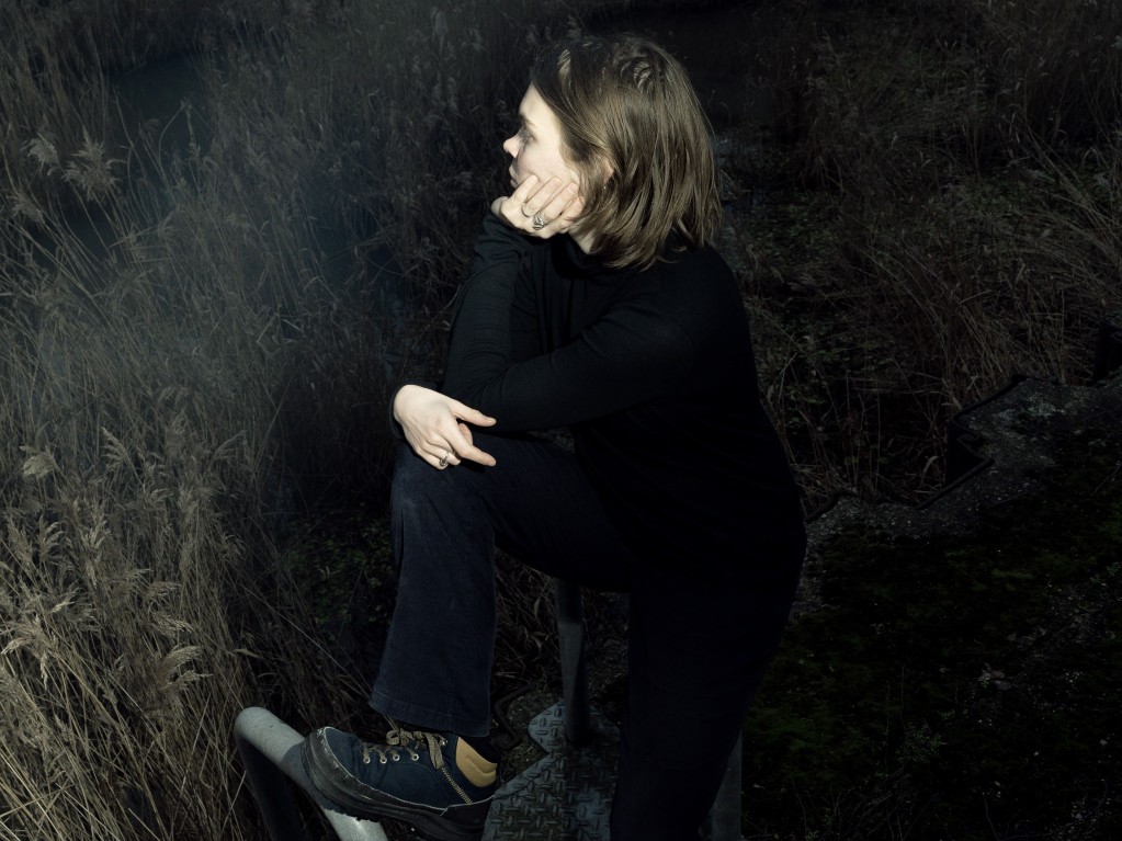 パリ、ベルリン、ロンドン——欧州の夜を揺るがす Beatrice M. 、新作『Sinking』で次世代テック・サウンドの極致へ