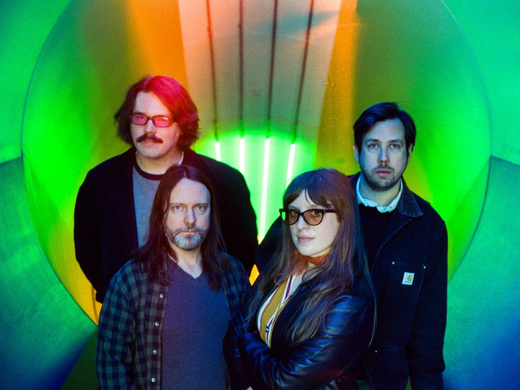 デトロイトの熱狂から生まれた友情の結晶——多様なシーンを渡り歩いた末に辿り着いた、Deadbeat Beatが鳴らす最も純粋で内省的なインディー・ポップ