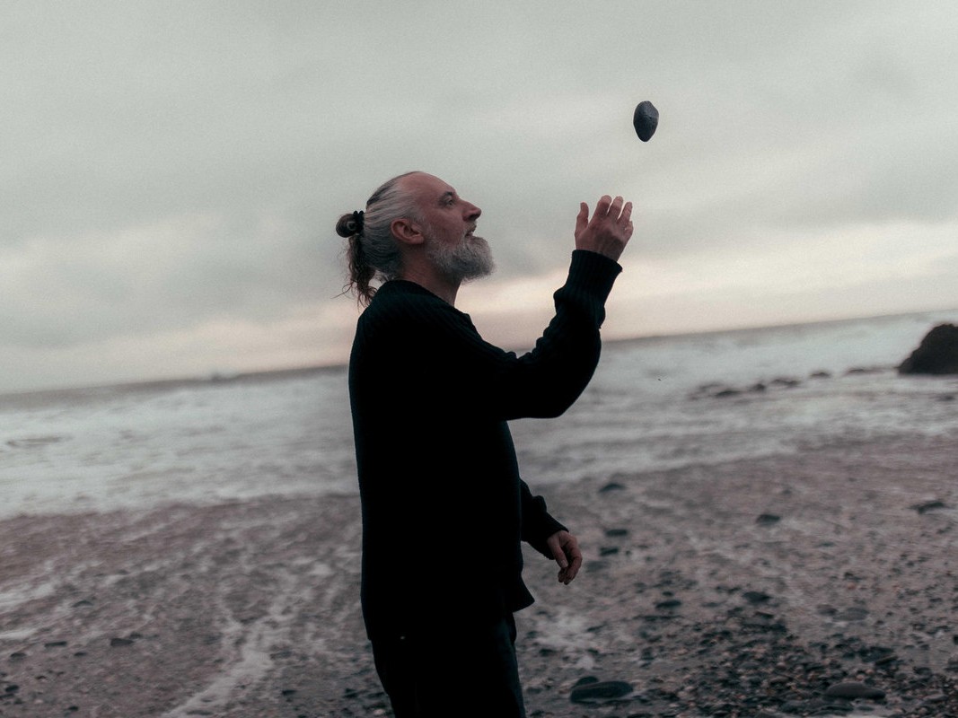 伝説のフォーク巨匠 Michael Chapmanを指針に。Finkが最新作で体現する、年齢を重ねても枯れない『終わらぬ放浪癖』