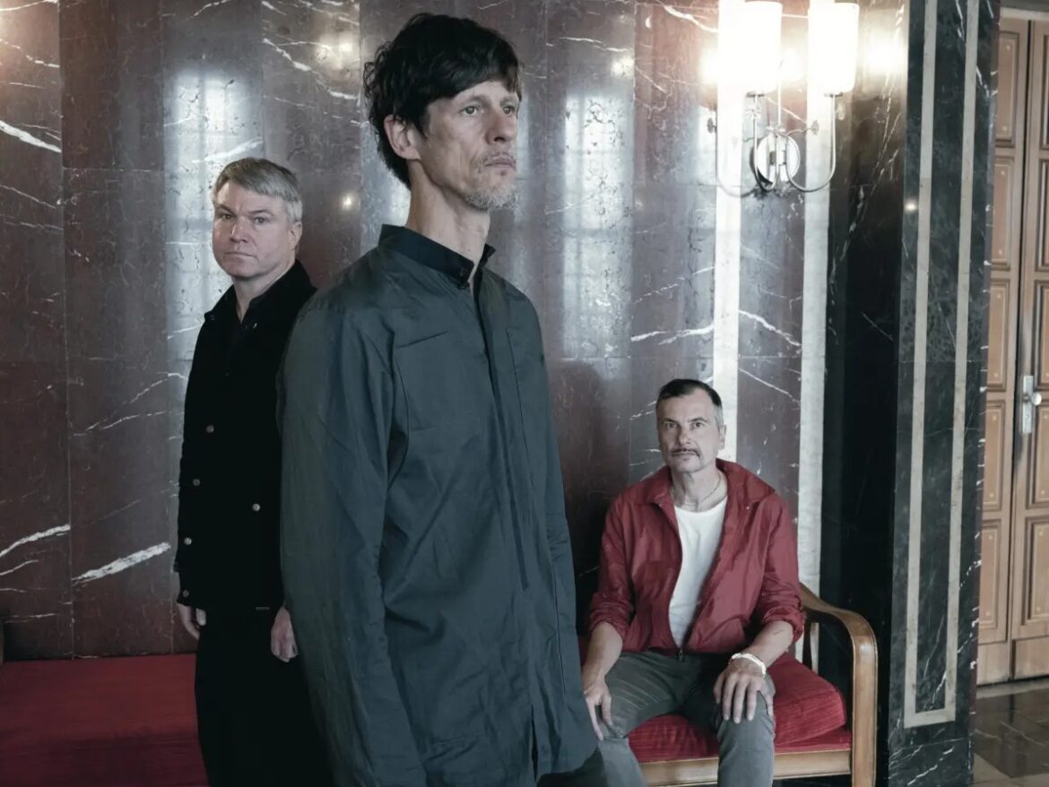 緻密な設計図を微風にさらし、偶然性の色彩で塗り替える——Kreidlerが『Schemes』で到達した、執着を手放した先の多幸感