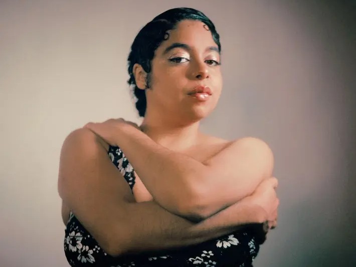 「クラブで泣きながら腰を振る、あまりに切実で滑稽な私」—— duendita、初の完全セルフプロデュース作『existential thottie』を始動