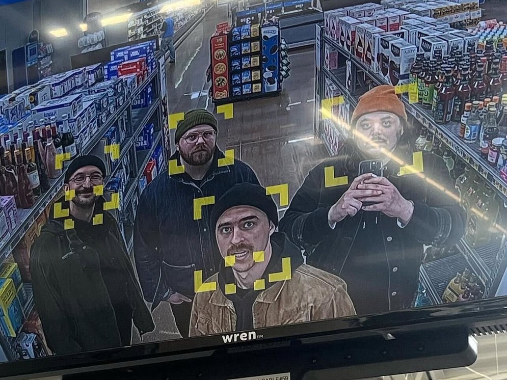 ニューヨーク・ノーウェーブの遺伝子を継承する、デイグロ（蛍光色）のアートパンク。現代の不条理を撃ち抜くCS Cleanersの衝撃作