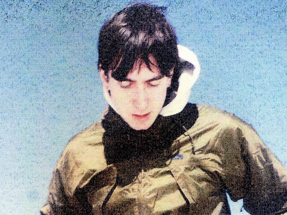 UMO加入を経て深化。住居喪失の危機と日常の断片を、90年代グランジの衝動と宅録の親密さで射抜くDari Bayの到達点