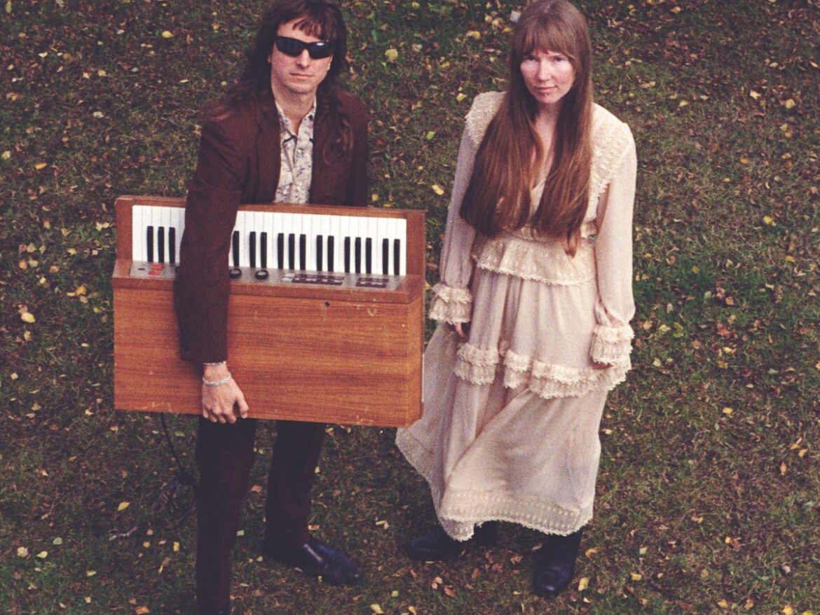 海を越え、記憶と景色を織りなす――Fusesが描く、スウェーデンとカナダの距離を埋める郷愁と希望のフォーク・サウンド