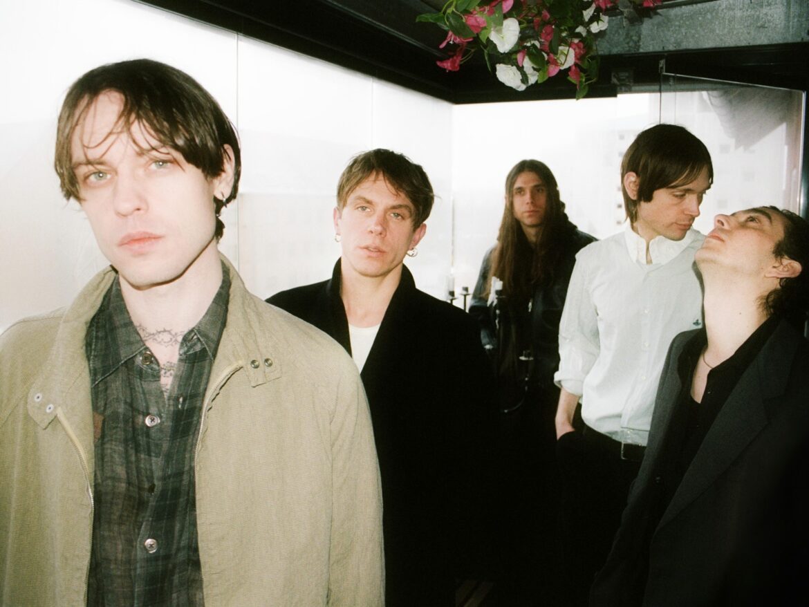 結成18年、不必要な重みを削ぎ落とした野生。スウェーデンの静寂の中でIceageが再構築した「愛の宇宙」とポストパンクの真髄