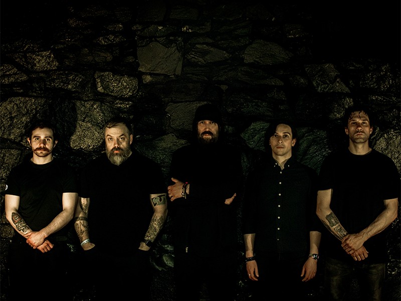 10年の沈黙を破るJuniusの帰還。ギリシャ神話の女神たちを召喚し、変容の儀式を描き出すポストメタルの新聖典