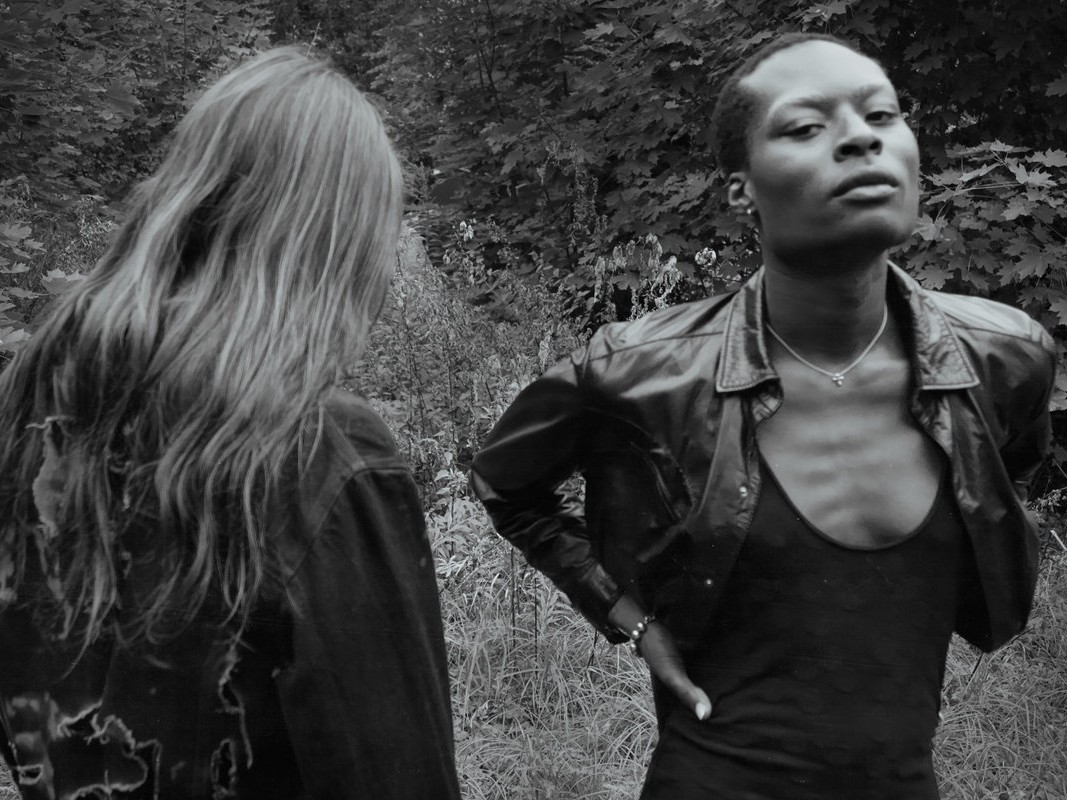 ベルリン発の衝撃、Mugがデビュー・アルバム『The Well』をリリース――ジャンルを超越し、失恋の痛みと再生を刻んだ深遠なる音像の旅路