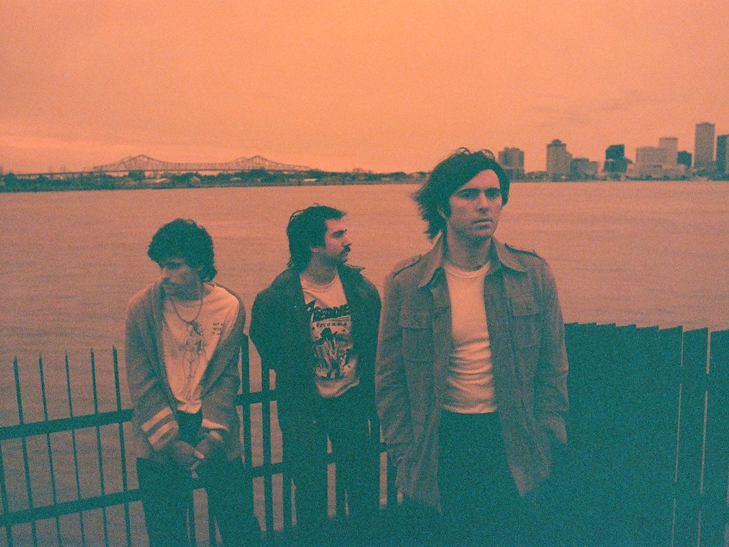 ルイジアナの湿り気と鋭利なポストパンクが交差、「答えを出さない不確実さ」が生む、hey thanks. 待望の2ndアルバム『Avoidance』