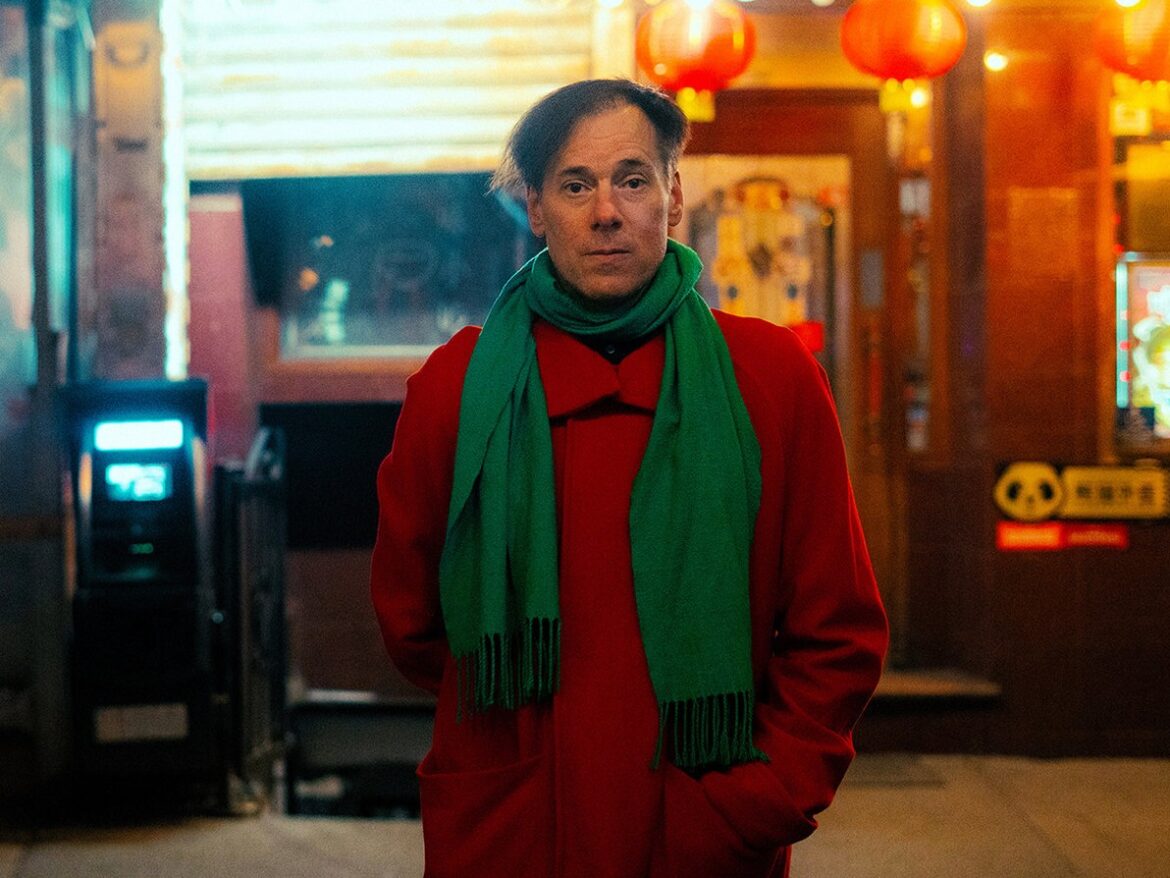 30年目の再生とブルックリンの抱擁：of Montreal が放つ通算20作目、痛みの淵から光へと向かう『aethermead』の全貌